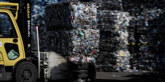 Consigne des bouteilles en plastique : des élus locaux dénoncent une « parodie de concertation » et quittent une réunion au ministère de la transition écologique