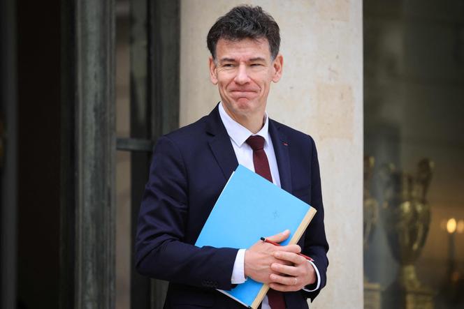 Le ministre français de l’enseignement supérieur, de la recherche et de l’espace, Philippe Baptiste, devant le palais de l’Elysée à Paris, le 20 mai 2026.