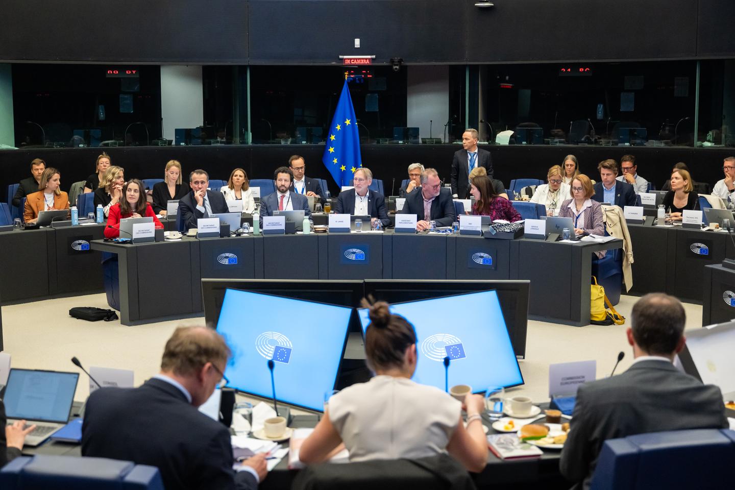 Droits de douane : les Européens valident l’accord avec Washington et posent des garde-fous