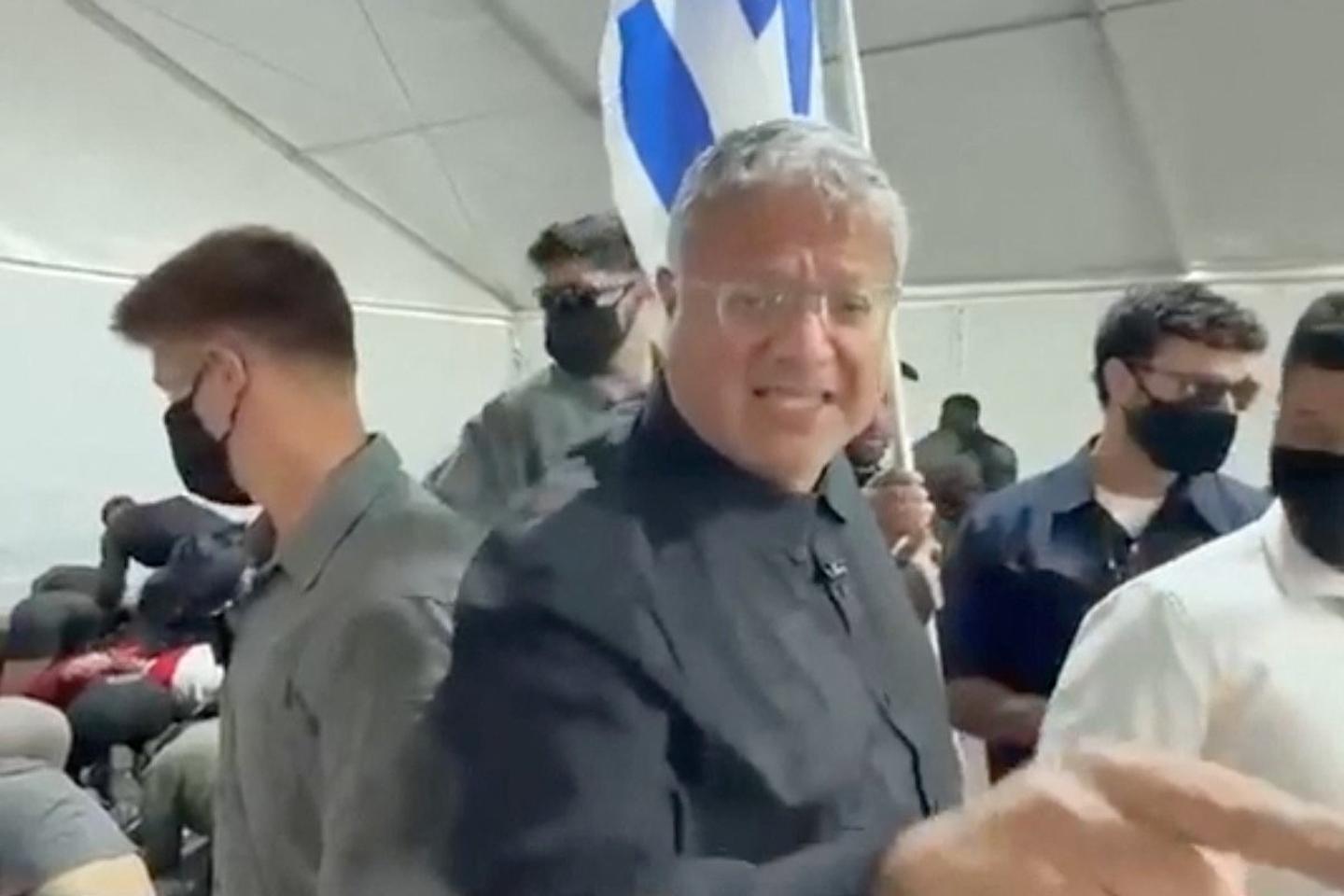 Vidéo de militants de la « flottille pour Gaza » agenouillés et les mains liées : Benyamin Nétanyahou critique son ministre de la sécurité nationale, Itamar Ben Gvir