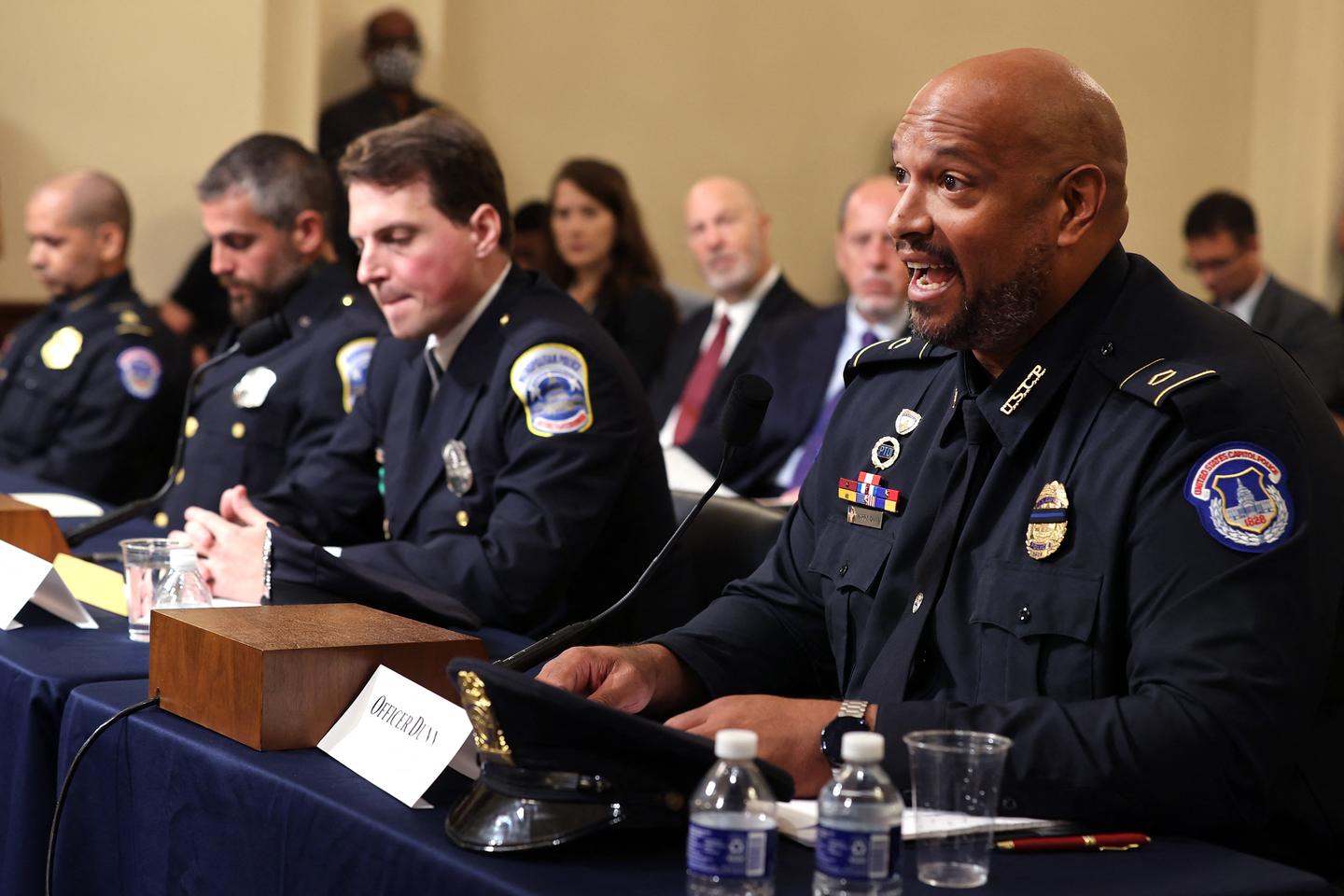 Assaut du Capitole : deux policiers portent plainte contre Donald Trump pour empêcher la création d’un fonds susceptible d’indemniser les émeutiers