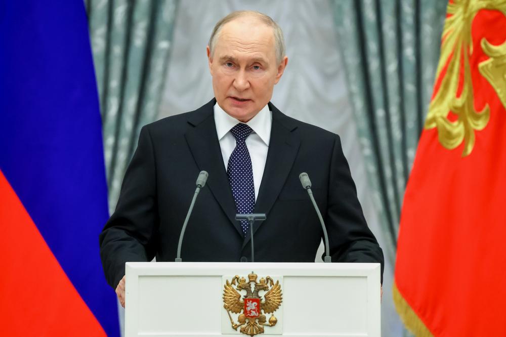 Le président russe, Vladimir Poutine, lors d’une cérémonie de remise de prix au Kremlin, à Moscou, le 21 mai 2026. - VYACHESLAV PROKOFYEV/SPUTNIK KREMLIN VIA AP
