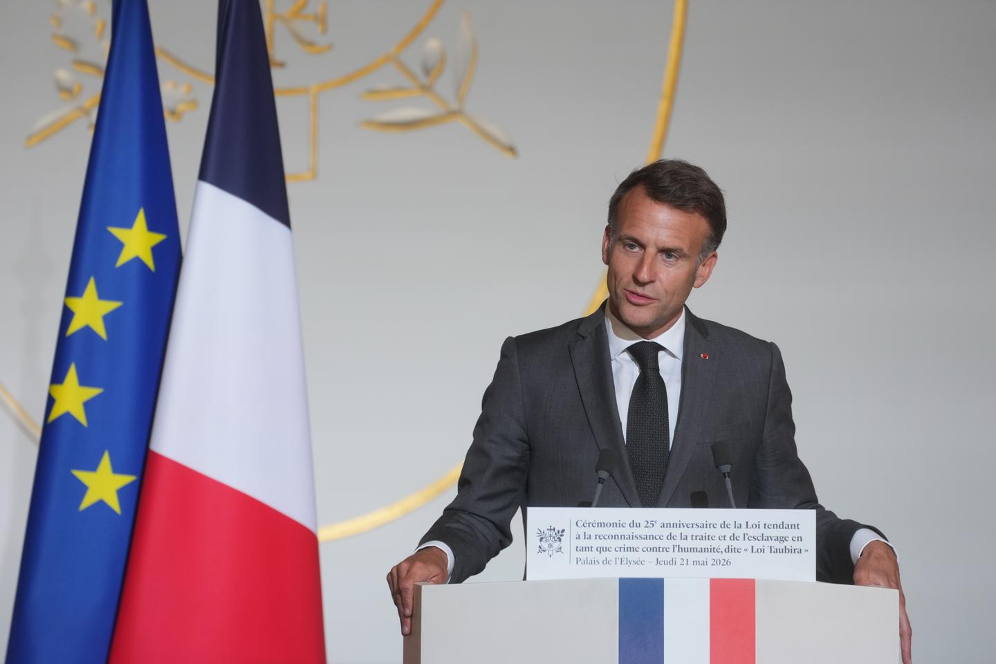 Emmanuel Macron soutient l’abrogation du Code noir et évoque sa réflexion, « inachevée », sur d’éventuelles réparations