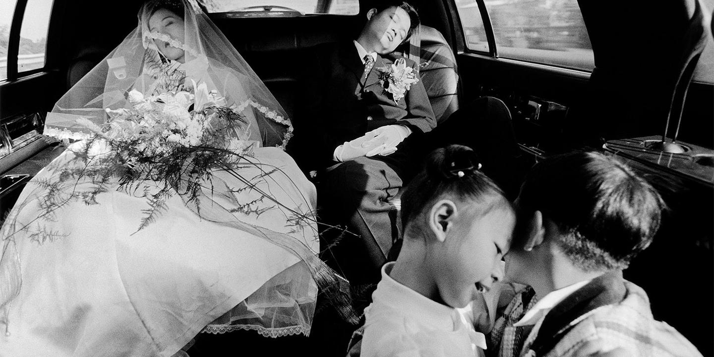 Son voile sur son cou la démange : récit d'un voyage de noces