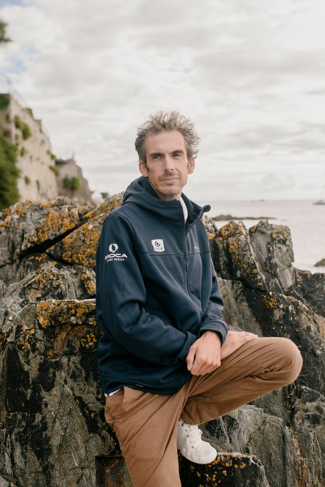 Le Navigateur Charlie Dalin Vainqueur Du Vend e Globe En 2025 Est le-navigateur-charlie-dalin-vainqueur-du-vend-e-globe-en-2025-est