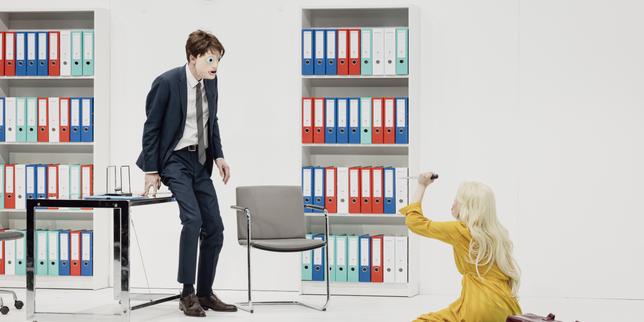 « Scenes from a Marriage » à L’Odéon-Théâtre de l’Europe, une farce horrifique parfois asphyxiante