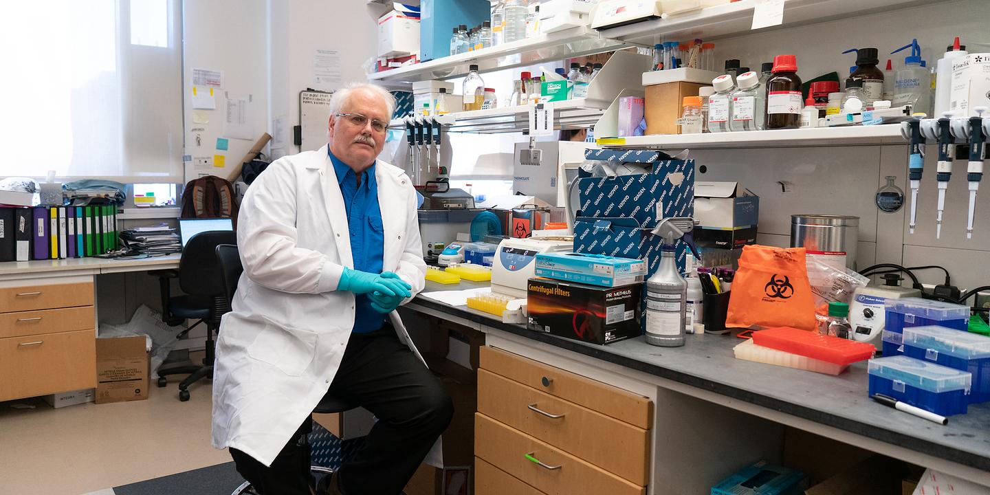 Aux États-Unis, les répliques du Covid-19 secouent la virologie