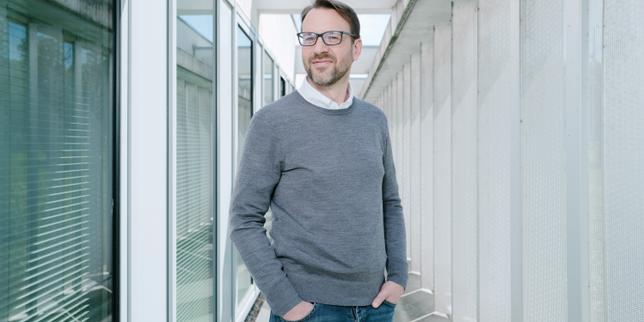 Jocelyn Raude, professeur en psychologie de la santé : « Ce n’est pas le taux de mortalité élevé d’un virus qui crée une panique, mais la méconnaissance qui l’entoure »