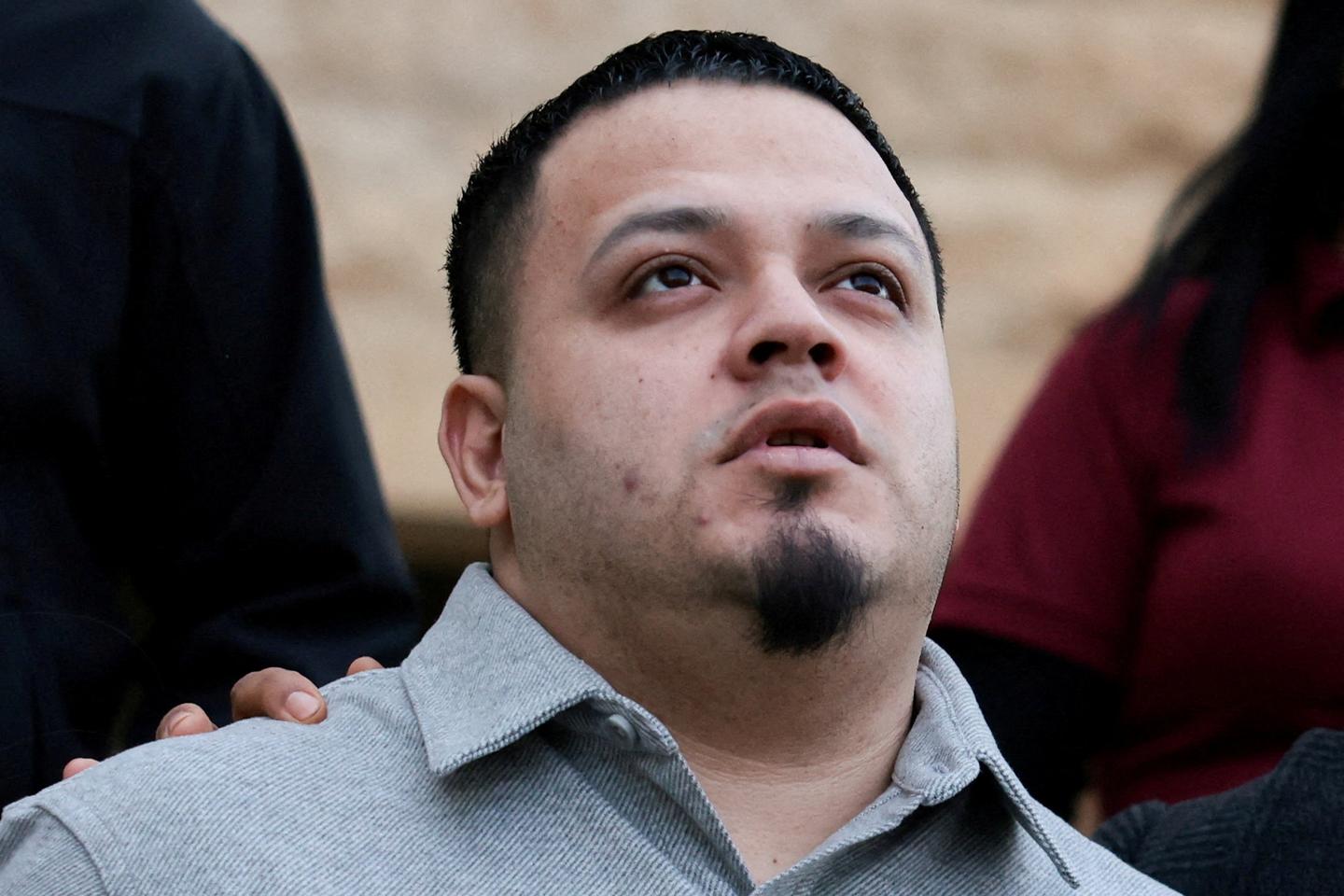 Un juge américain met fin aux poursuites contre Kilmar Abrego Garcia, devenu un symbole des expulsions de l’administration Trump