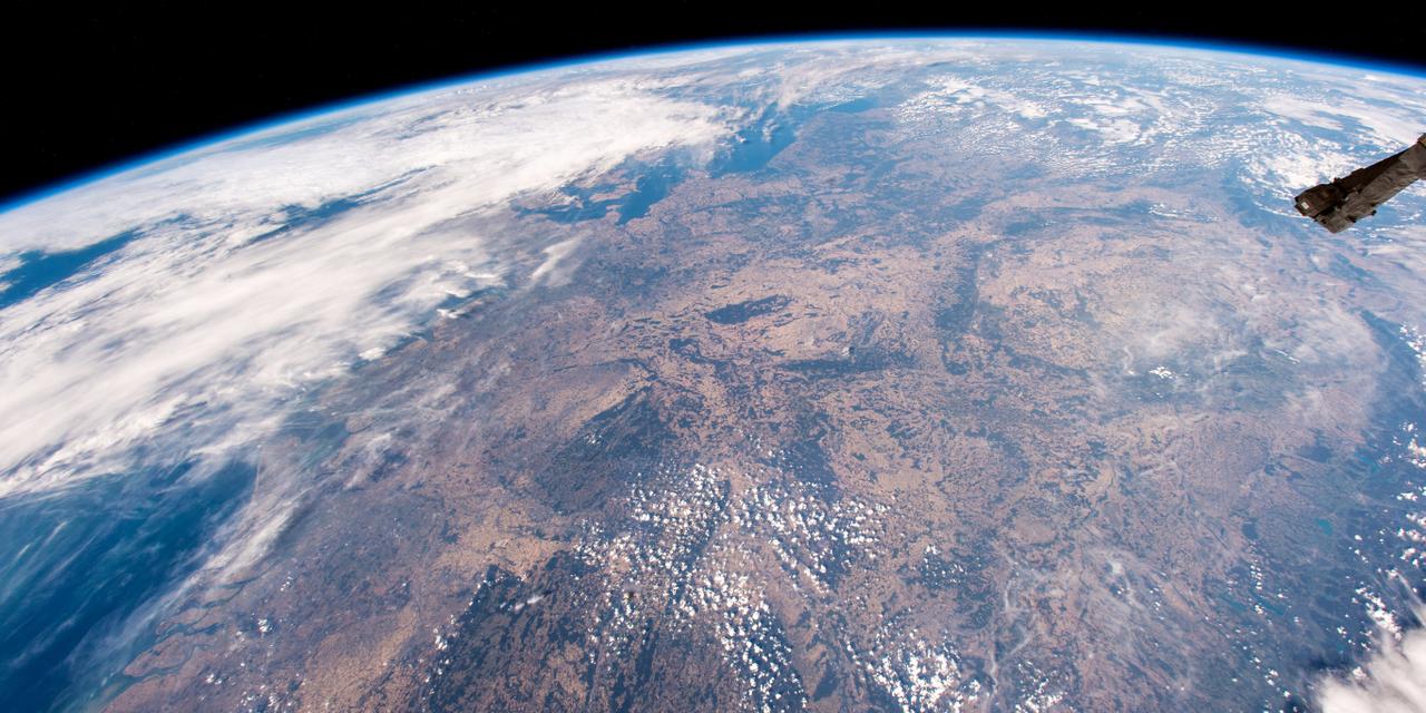 This handout picture obtained from the European Space Agency (ESA) on August 7, 2018 shows a view taken by German astronaut and geophysicist Alexander Gerst, showing drought affected areas across Germany and Central-Europe as seen from the International Space Station on August 6, 2018. (Photo by Alexander GERST / EUROPEAN SPACE AGENCY / AFP) / RESTRICTED TO EDITORIAL USE - MANDATORY CREDIT "AFP PHOTO / ESA / Alexander Gerst" - NO MARKETING NO ADVERTISING CAMPAIGNS - DISTRIBUTED AS A SERVICE TO CLIENTS