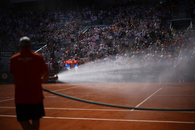 Les spectateurs de Roland Garros, à Paris, le 23 mai 2026.
