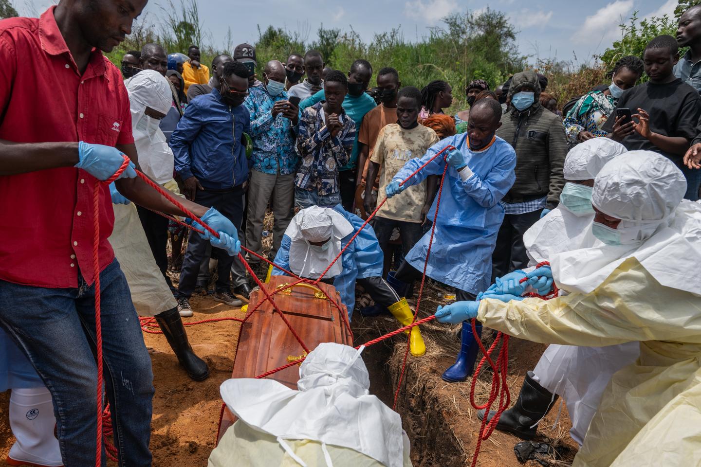 Ebola : avec plus de 200 morts probables en RDC, l’épidémie s’étend et ...