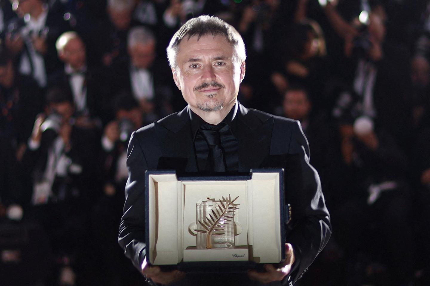 Festival de Cannes : Cristian Mungiu remporte la Palme d’or pour « Fjord » lors d’une cérémonie de clôture assombrie par l’état du monde