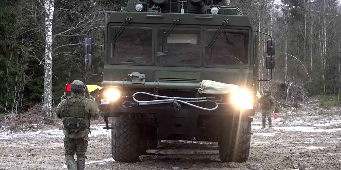 EN DIRECT, guerre en Ukraine : Volodymyr Zelensky affirme que la Russie prépare une frappe de missile Orechnik et appelle à la vigilance « à partir de ce soir »