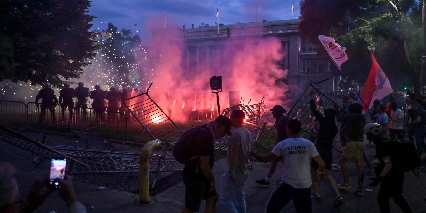 Belgrade : 180 000 manifestants exigent des élections anticorruption