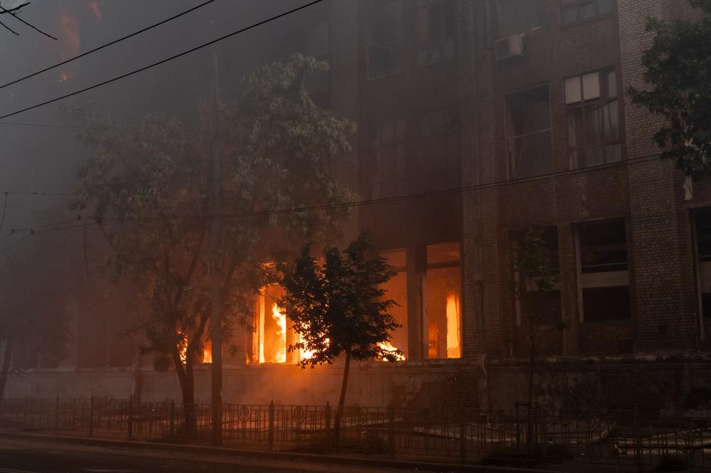 A la suite de la frappe nocturne massive de missiles et de drones russes, à Kiev (Ukraine), le 24 mai 2026. - JEDRZEJ NOWICKI POUR « LE MONDE  »