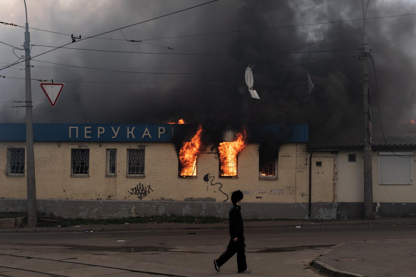 Guerre en Ukraine : derrière l’attaque massive à Kiev, une logistique complexe qui sollicite toute la machine de guerre russe