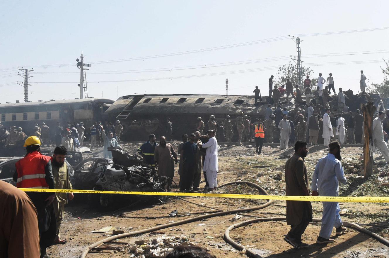 Au Pakistan, au moins 24 morts dans une attaque à l’explosif d’un train