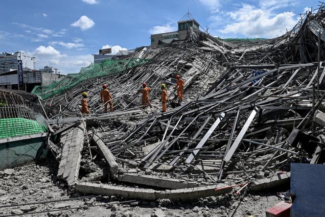 Immeuble effondré sur un chantier en construction à Angeles, au nord de Manille, le 24 mai 2026.