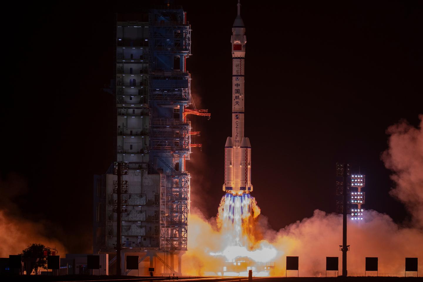 La Chine prépare ses missions sur la Lune en envoyant un astronaute dans sa station spatiale pendant un an