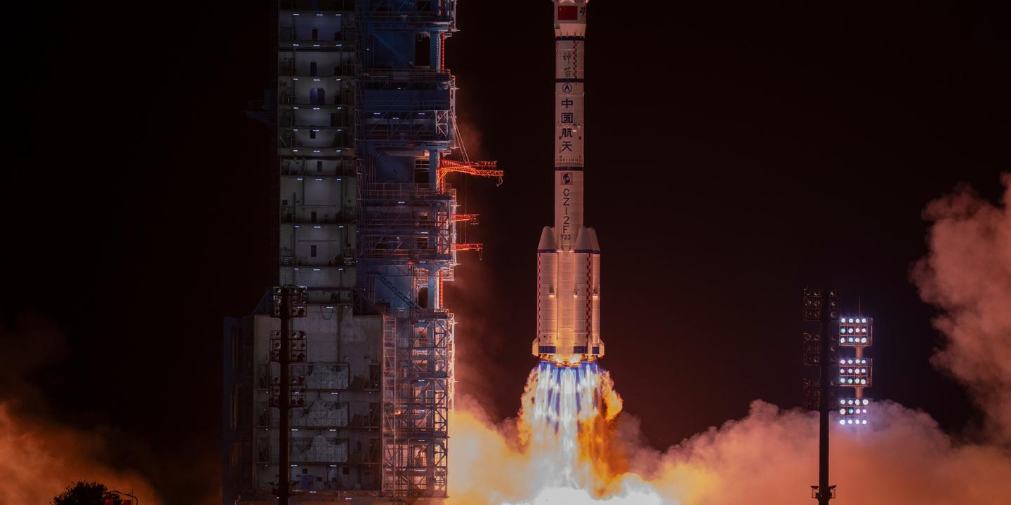 Mission spatiale chinoise : un astronaute restera un an en station
