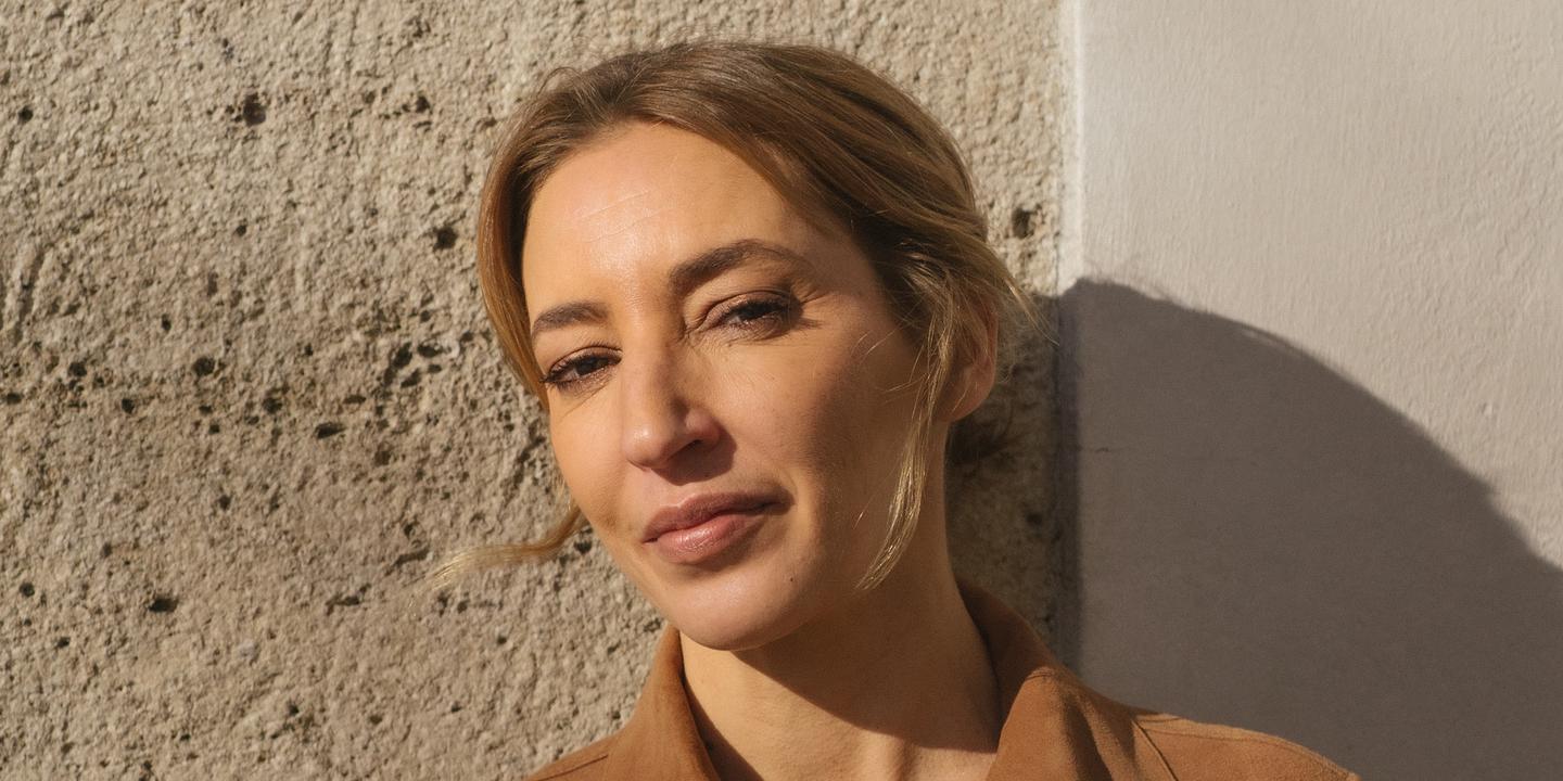 « Des filles comme il faut » : un premier roman féministe grinçant