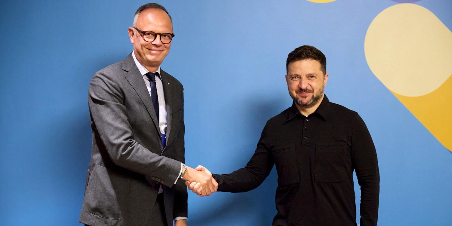 Zelensky rencontre Édouard Philippe à Kiev pour un soutien renforcé