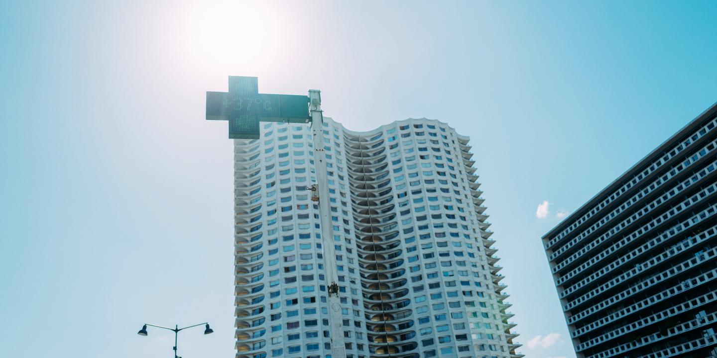Canicule : 13 départements en vigilance orange, le gouvernement alerte