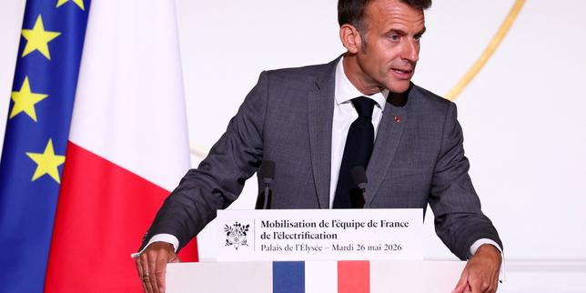 Macron says Stellantis will invest over €1 billion to make electric vehicles in France