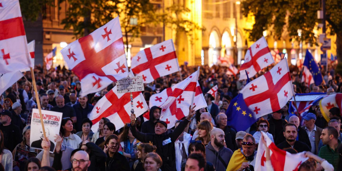 Géorgie : des milliers de manifestants pro-européens à Tbilissi pour l'indépendance