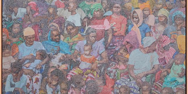 Alioune Diagne peint l’Afrique d’aujourd’hui, entre panneaux solaires et cérémonies d’initiation