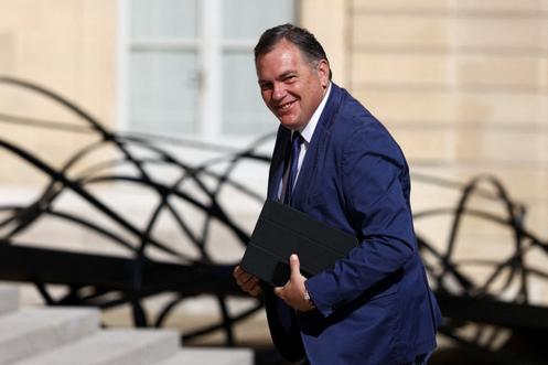 Le ministre des Transports, Philippe Tabarot, arrive au palais de l’Élysée à Paris le 26 mai 2026.