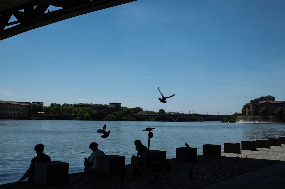 Les bords de la Garonne à Toulouse (Haute-Garonne), le 28 mai 2026. - ULRICH LEBEUF/MYOP POUR « LE MONDE »