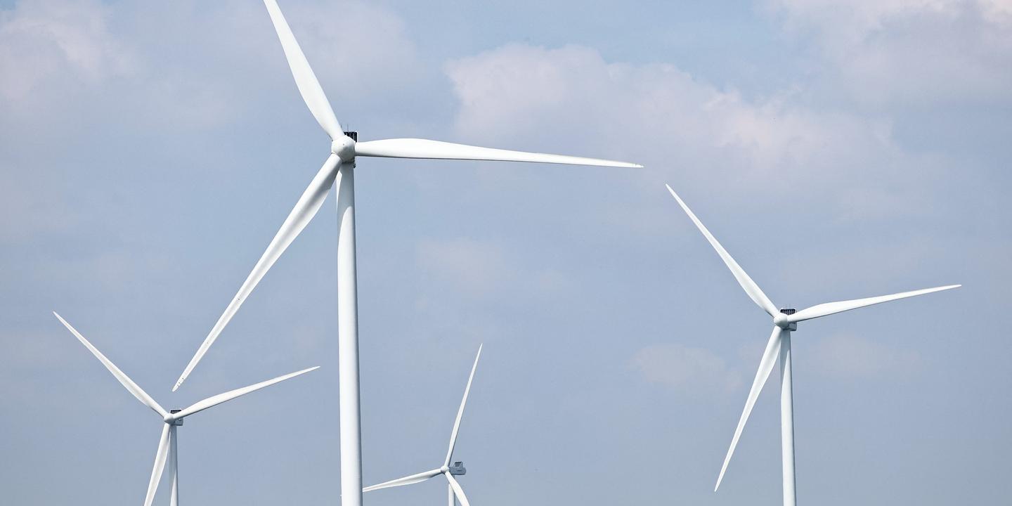 Xavier Bertrand maintient son soutien à une fédération anti-éoliennes malgré la justice