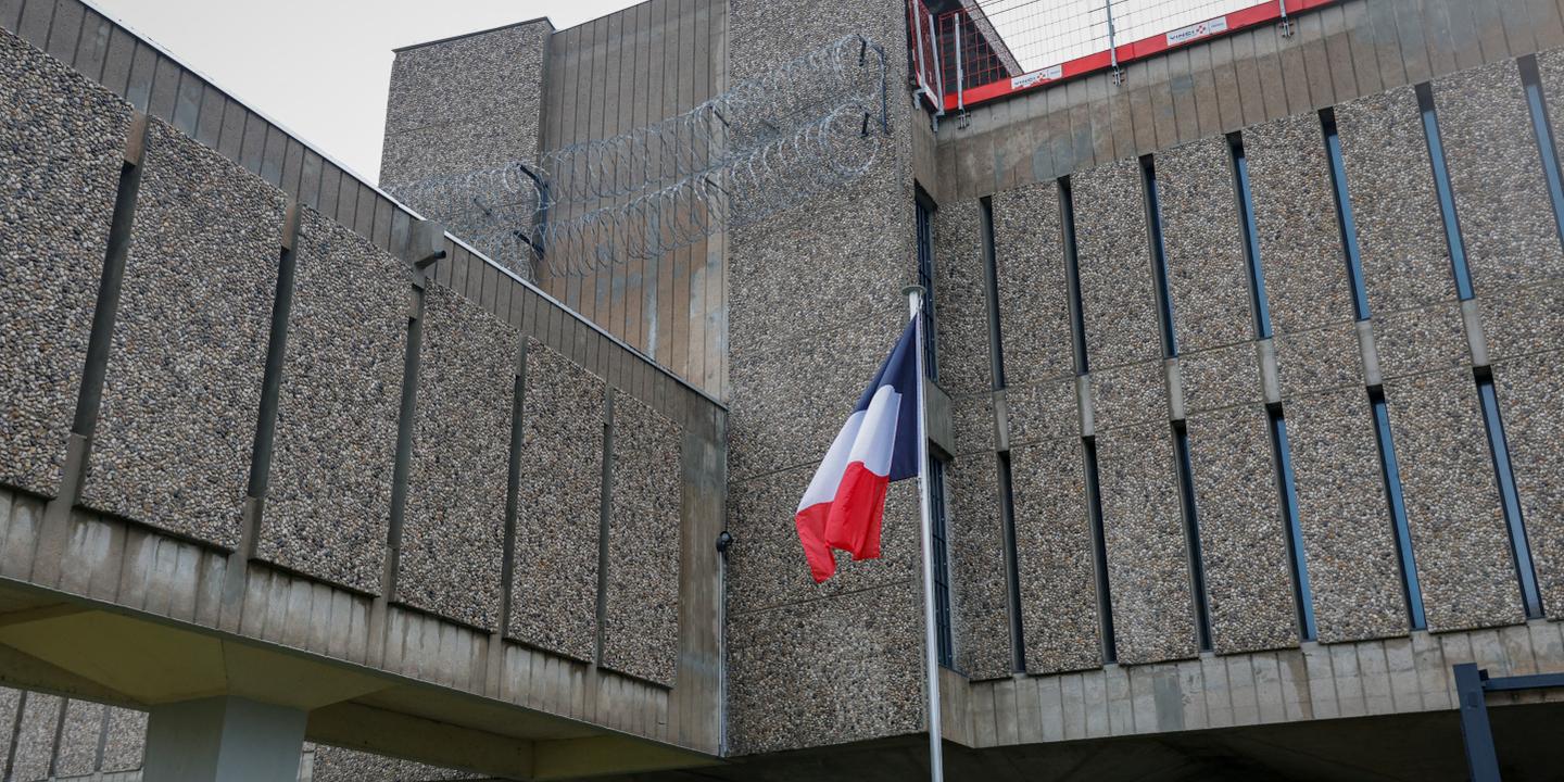 Salle des grands procès à Fleury-Mérogis : Darmanin divise la justice