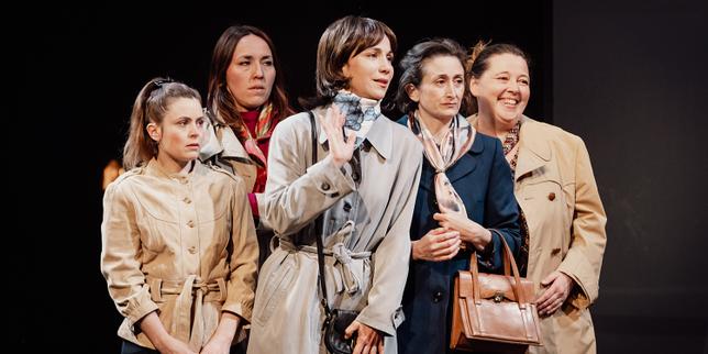 « Le Procès d’une vie », au Théâtre du Splendid, à Paris, pièce distinguée par trois Molières, retrace de manière didactique le procès de Bobigny