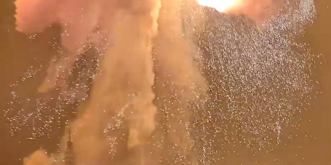 L’explosion de la fusée New Glenn, sur sa rampe de lancement, à Cap Canaveral (Floride), le 28&nbsp;mai&nbsp;2026. 