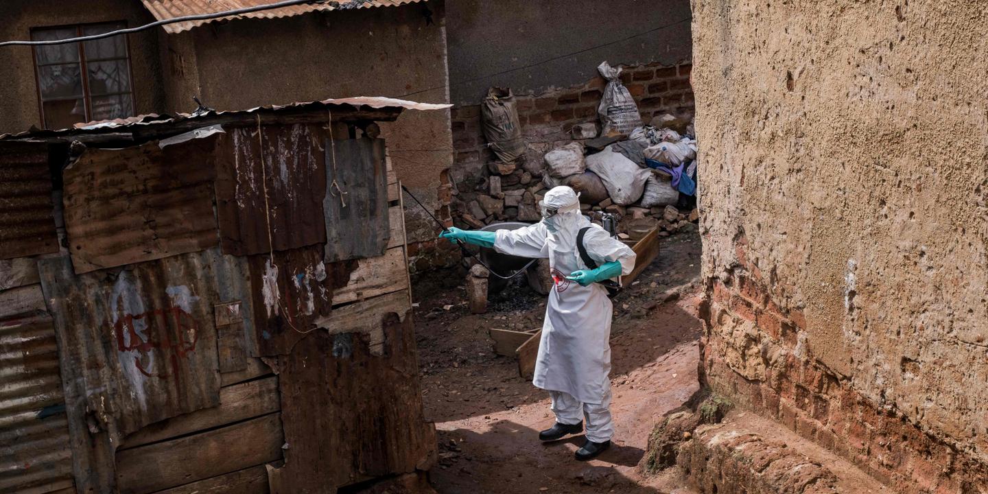 Ebola : l'OMS revoit à la baisse les cas suspects en RDC et en Ouganda