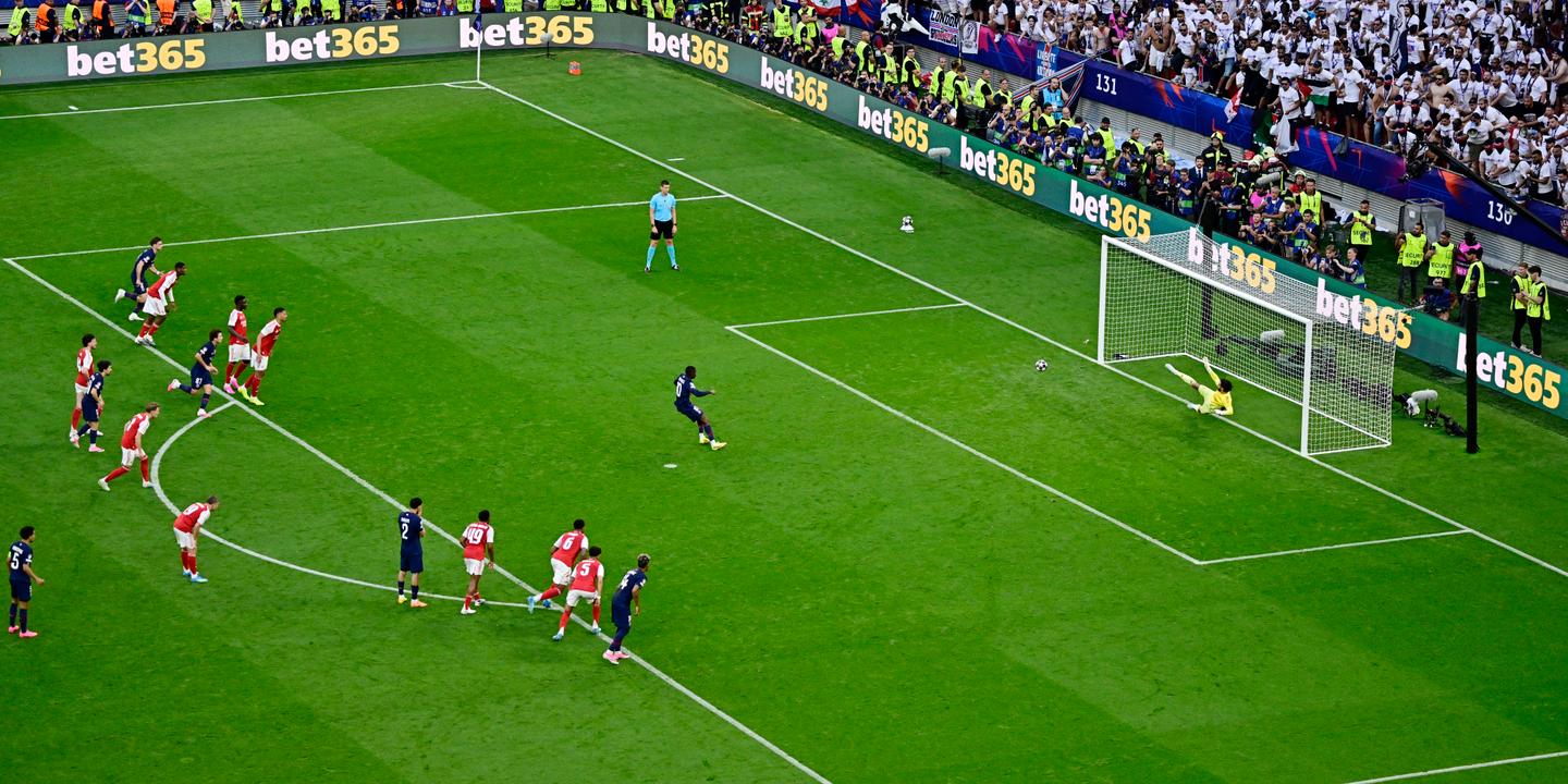 PSG-Arsenal: penalty de Dembélé après faute sur Kvaratskhelia