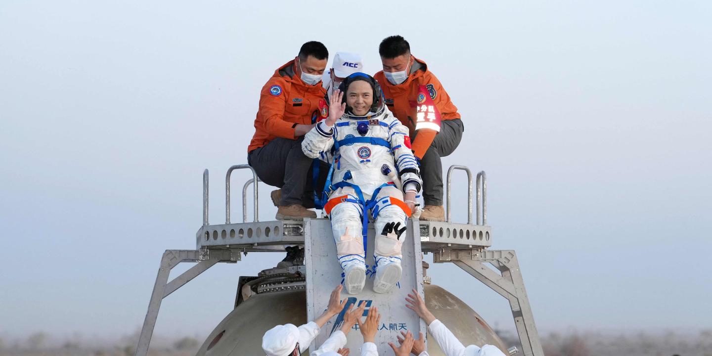 Retour sur Terre de l'équipage chinois Shenzhou 21 après sept mois en orbite