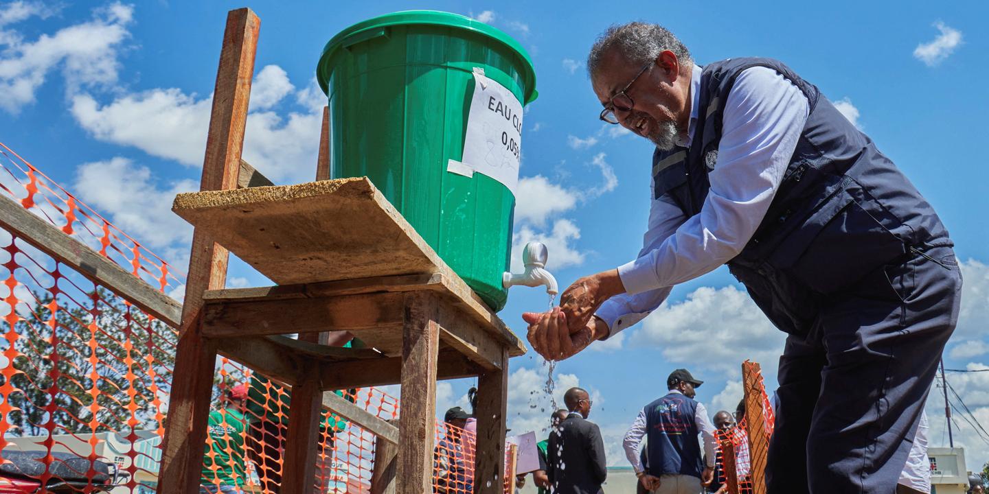 Ebola en RDC : le directeur de l'OMS en visite sur le terrain