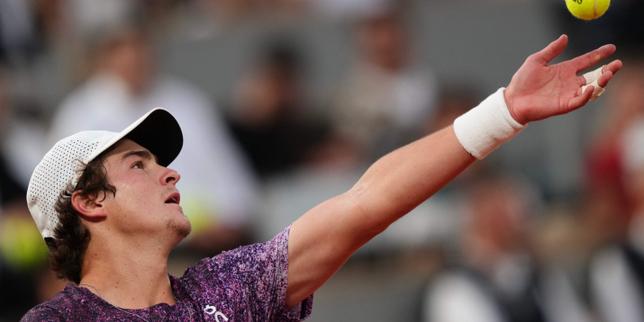 EN DIRECT, Roland-Garros 2026 : Joao Fonseca remporte le premier set face à Casper Ruud