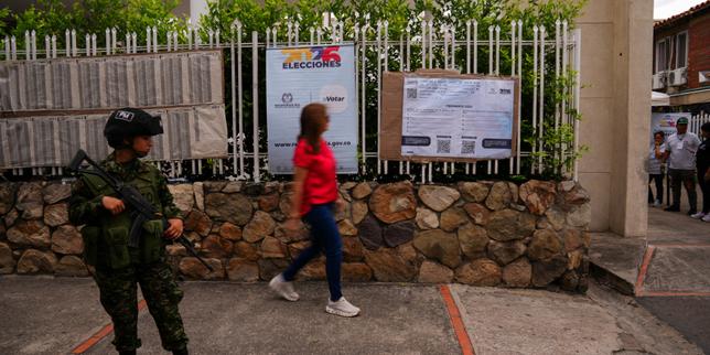 Colombia goes out to vote in high-stakes presidential election