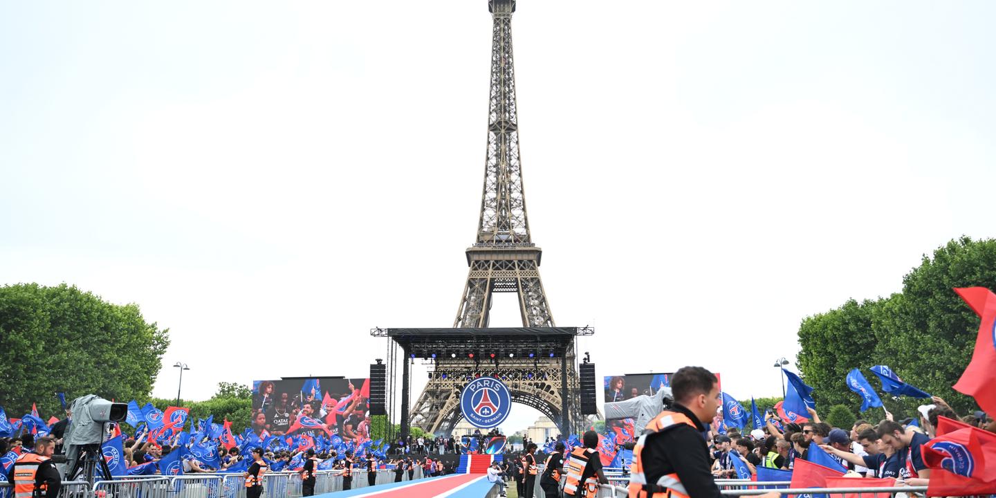 PSG champion d'Europe : la parade sur le Champ-de-Mars débute après des célébrations nocturnes