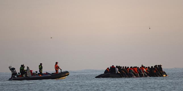Le parti de Nigel Farage, Reform UK, veut déployer la Royal Navy contre les migrants dans la Manche s’il arrivait au pouvoir