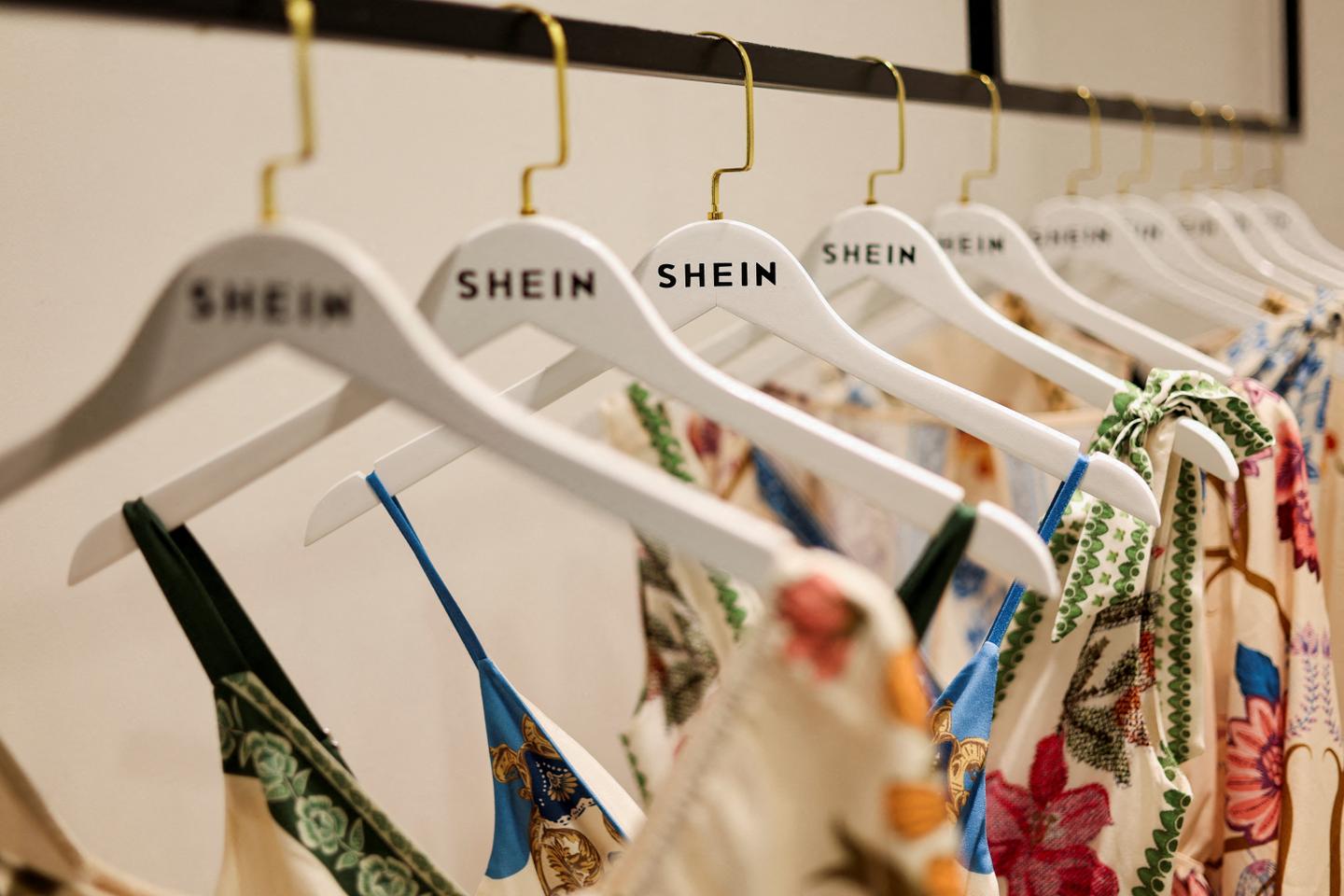 Ultrafast-fashion: el Parlamento adopta definitivamente una ley para frenar el auge de la moda efímera