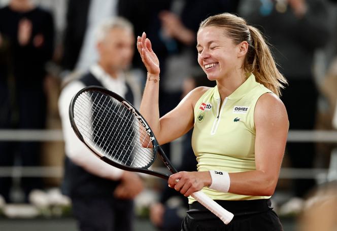 La Polonaise Maja Chwalinska après son match contre Diana Shnaider, le 4 juin 2026, à Roland-Garros.