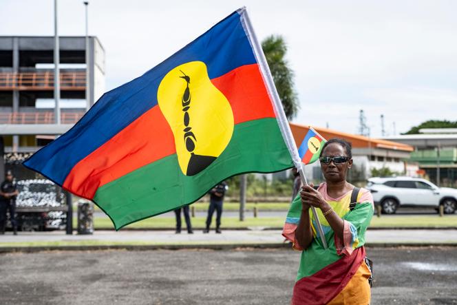 A Nouméa, le 13 mai 2026, lors d’une manifestation marquant le deuxième anniversaire des émeutes qui ont secoué la Nouvelle-Calédonie en 2024.