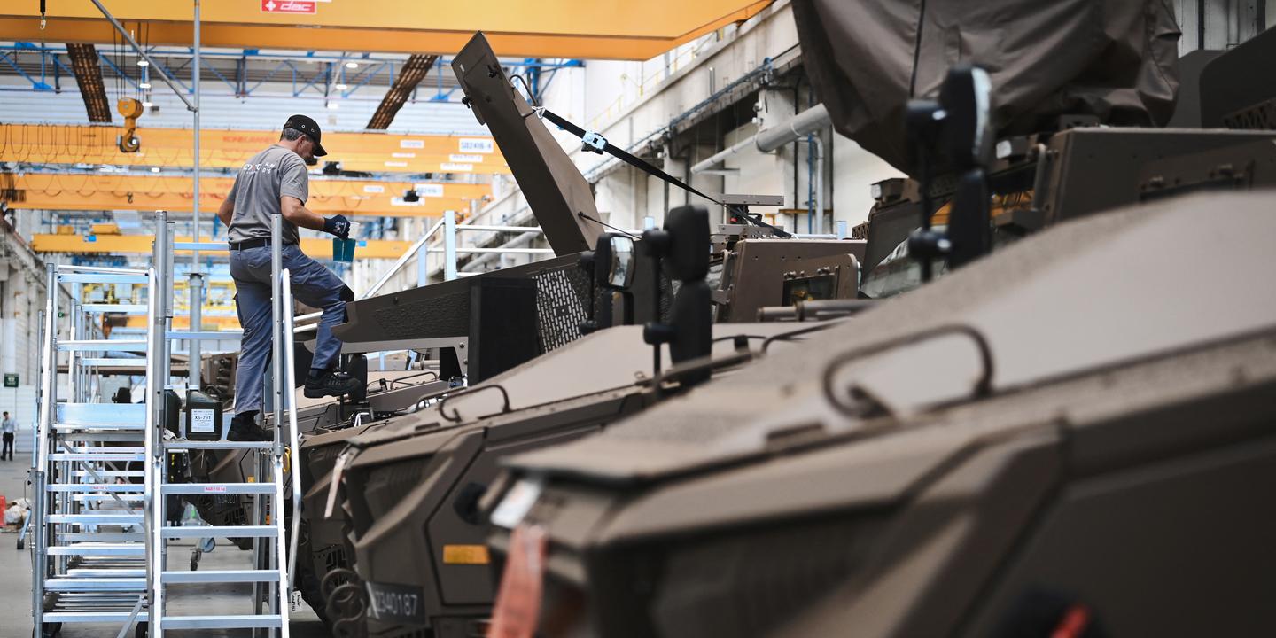 KNDS s'inspire de l'automobile pour booster sa production de blindés et canons Caesar