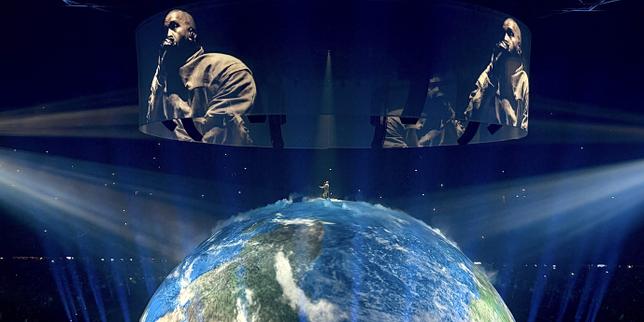 Kanye West draws crowd in Netherlands despite anti-Semitic outings